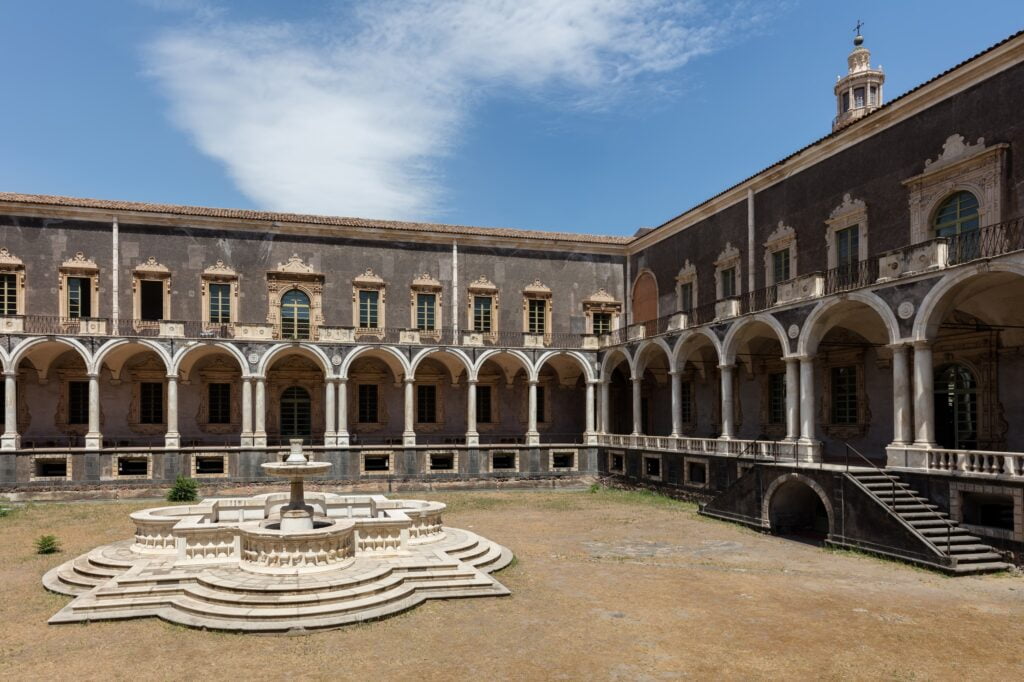 Eine der wichtigsten Sehenswürdigkeiten in Catania: Benediktinerkloster San Nicolò l’Arena