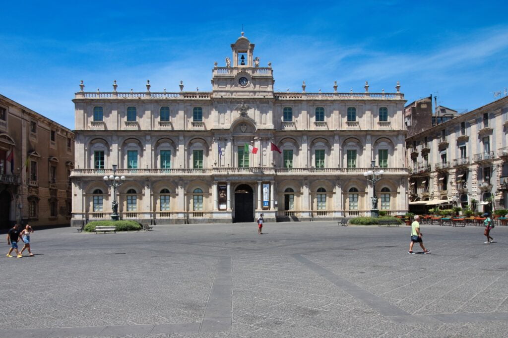 Universitätsgebäude an der Piazza Università in Catania