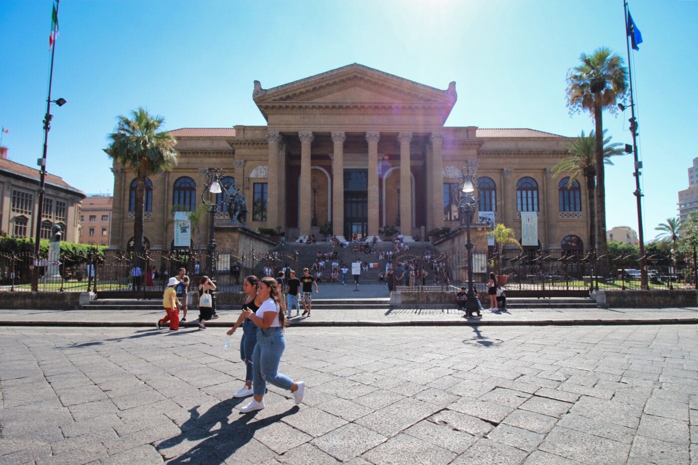 Das Teatro Massimo in Palermo – Siziliens prachtvolle Opernbühne im Herzen der Stadt.