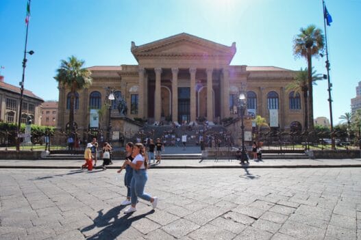 Das Teatro Massimo in Palermo – Siziliens prachtvolle Opernbühne im Herzen der Stadt.
