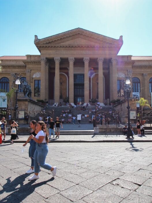 Das Teatro Massimo in Palermo – Siziliens prachtvolle Opernbühne im Herzen der Stadt.